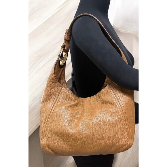 Michael Kors Fulton Large Leather Hobo Bag & Zip Around Continental Wallet - Picture 11 of 16